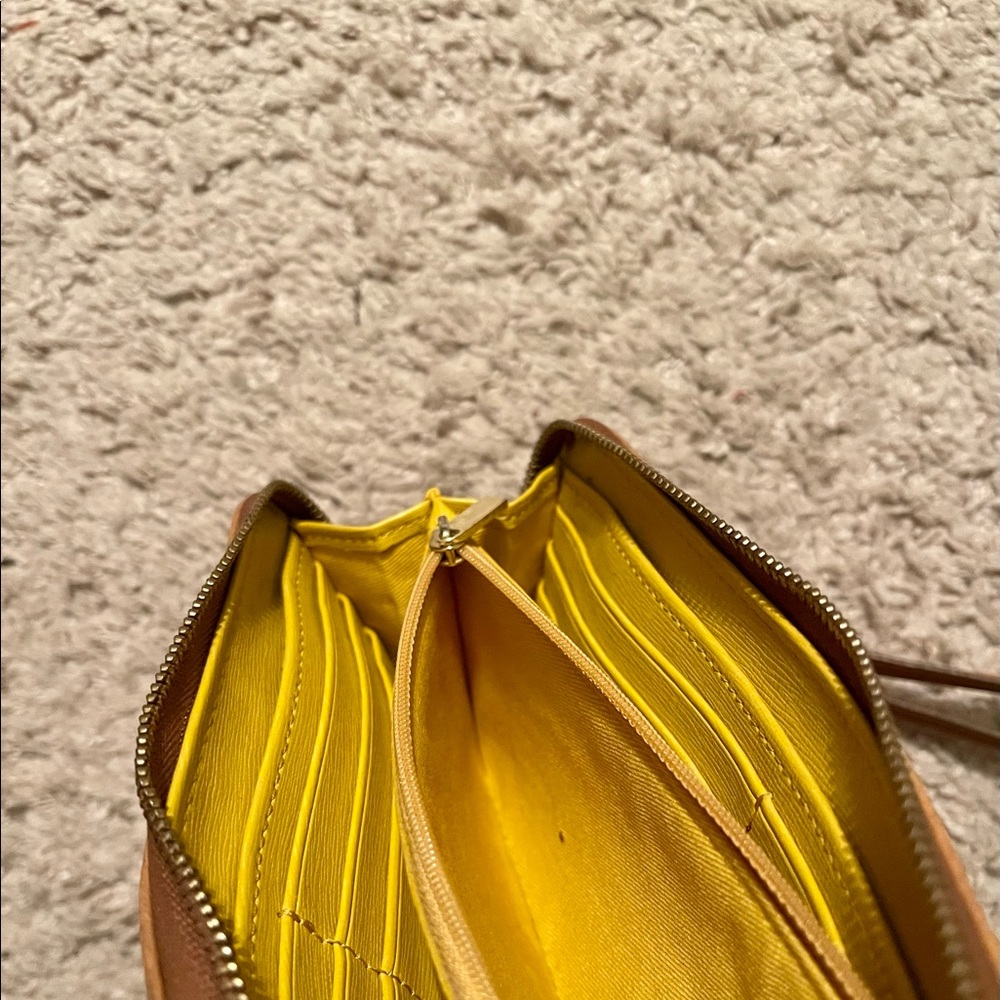 Fossil Zip Clutch with Wrist Strap - Picture 5 of 5